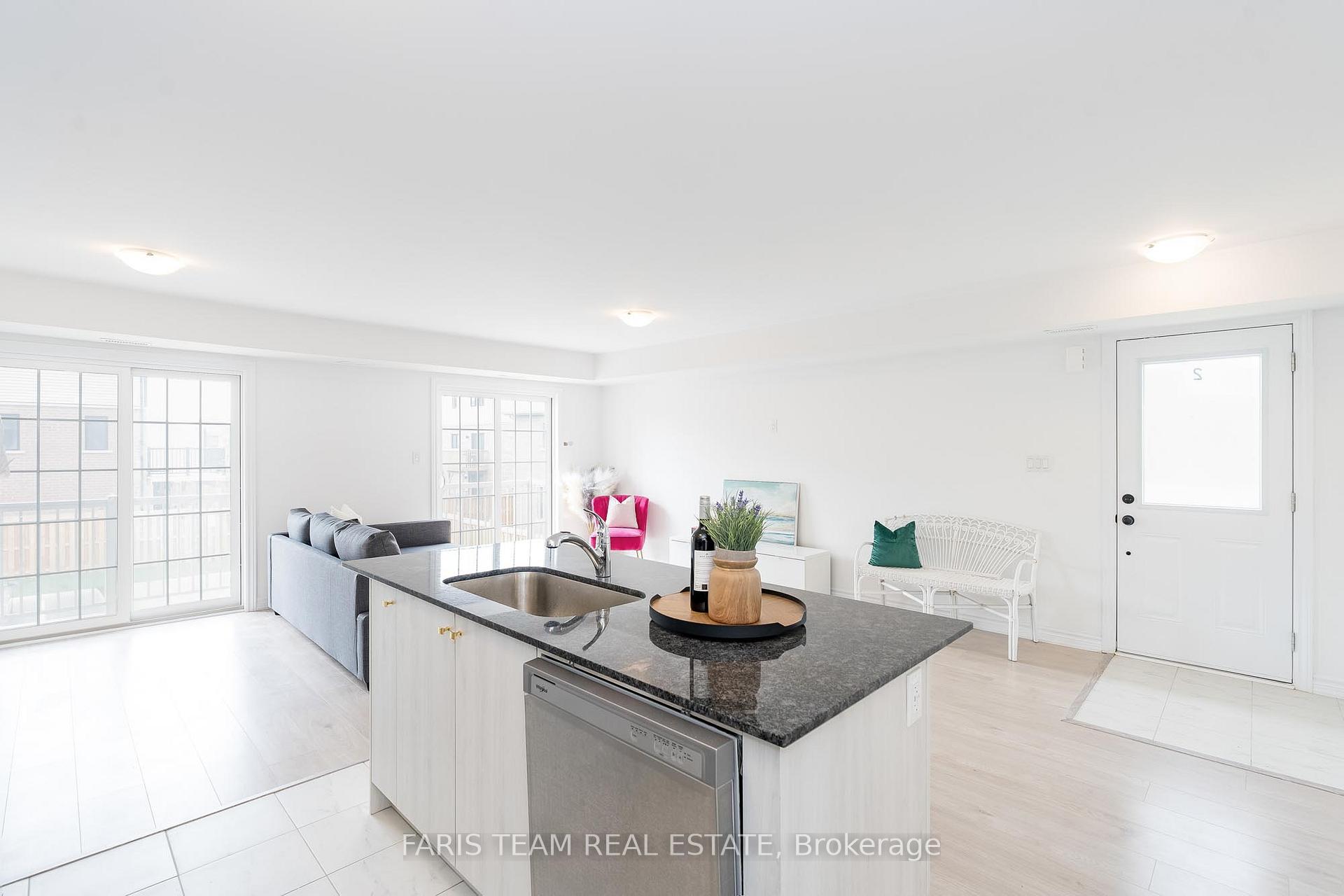 Photo 6 of Unit 2, 31A Pumpkin Corner Crescent, Barrie, Rural Barrie Southeast — HOMEH
