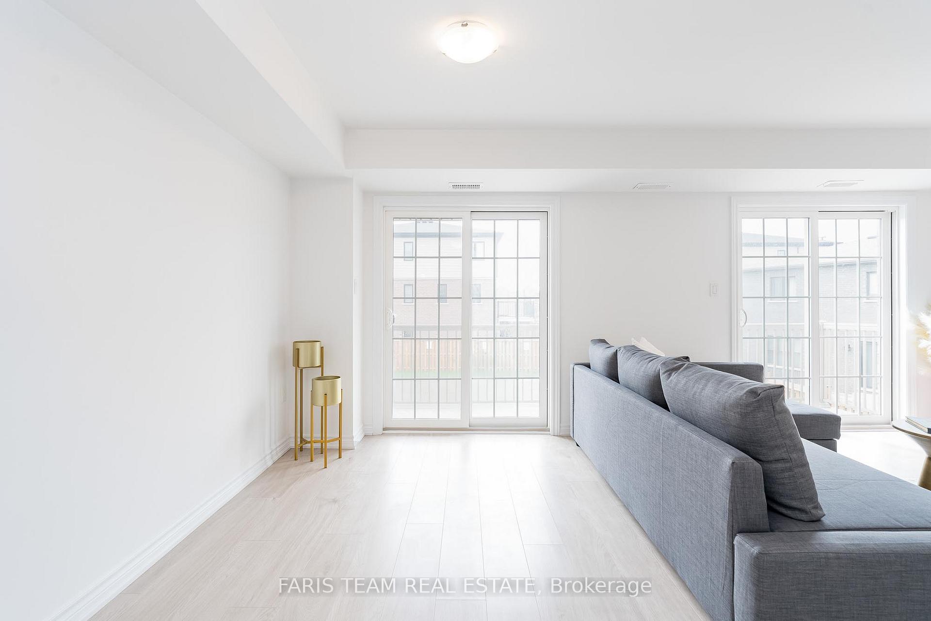 Photo 7 of Unit 2, 31A Pumpkin Corner Crescent, Barrie, Rural Barrie Southeast — HOMEH