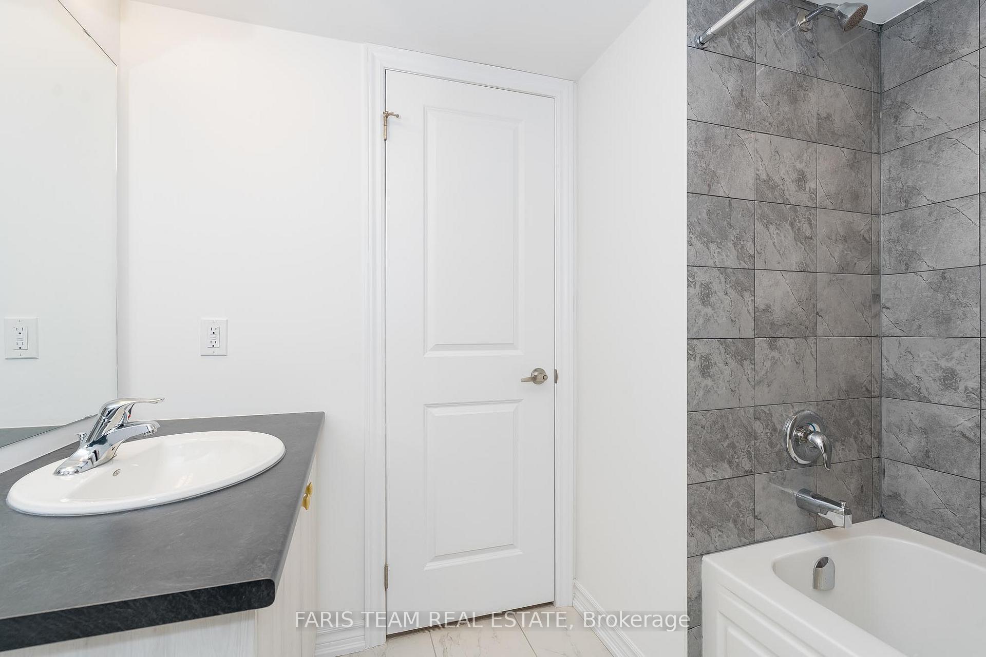 Photo 12 of Unit 2, 31A Pumpkin Corner Crescent, Barrie, Rural Barrie Southeast — HOMEH
