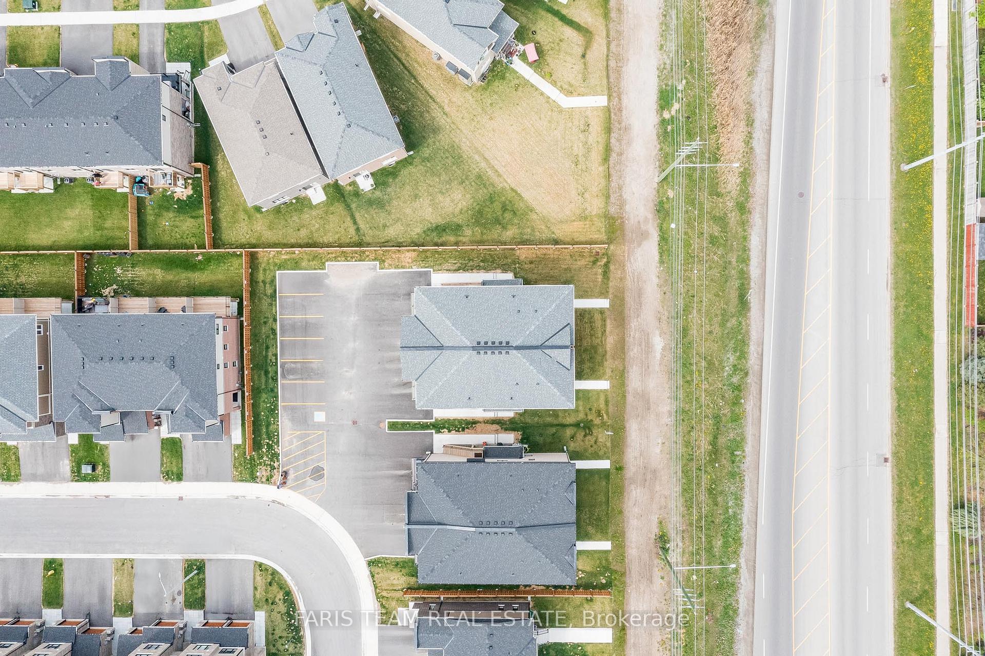 Photo 15 of Unit 2, 31A Pumpkin Corner Crescent, Barrie, Rural Barrie Southeast — HOMEH