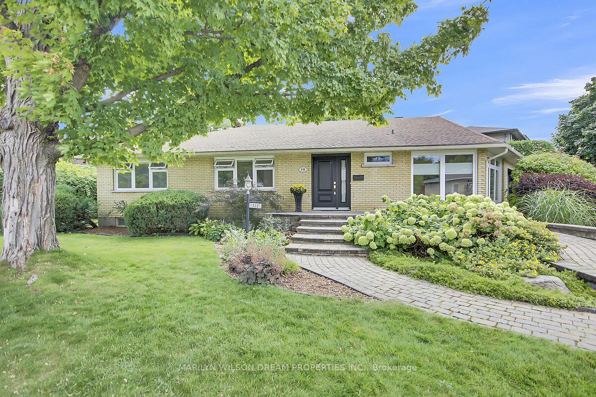 Photo 2 of 712 Golden Avenue, Ottawa, Laurentianview — HOMEH
