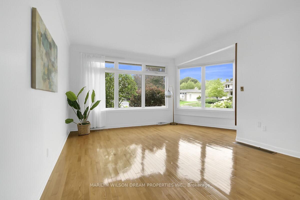 Photo 6 of 712 Golden Avenue, Ottawa, Laurentianview — HOMEH