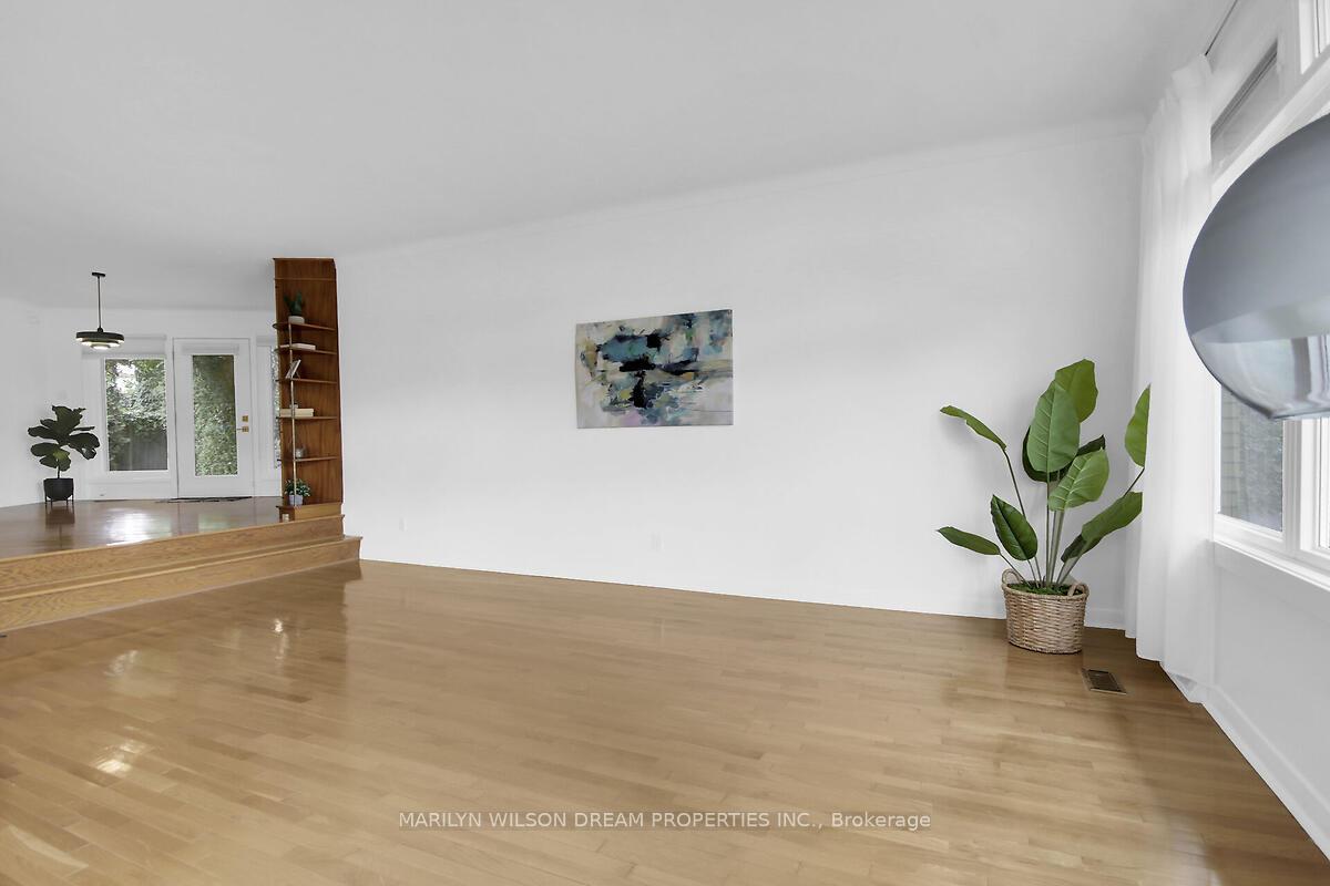 Photo 7 of 712 Golden Avenue, Ottawa, Laurentianview — HOMEH