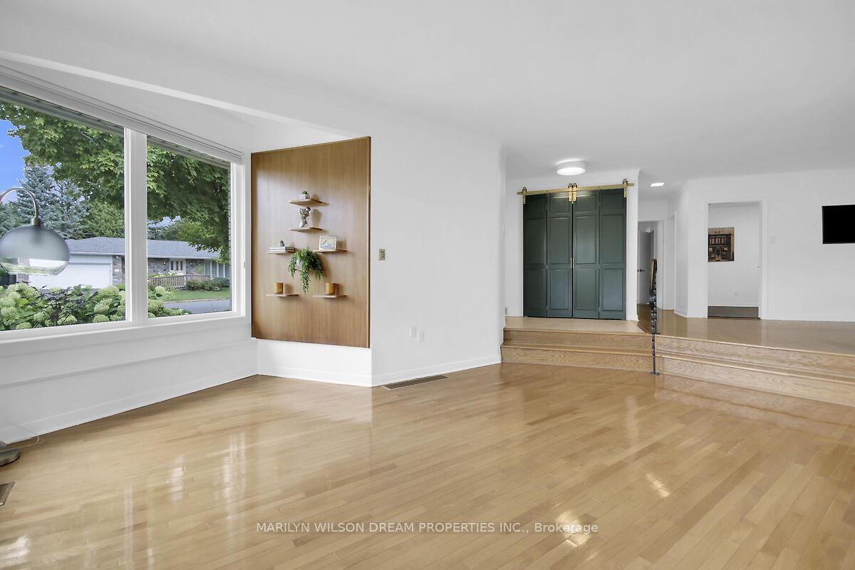 Photo 11 of 712 Golden Avenue, Ottawa, Laurentianview — HOMEH