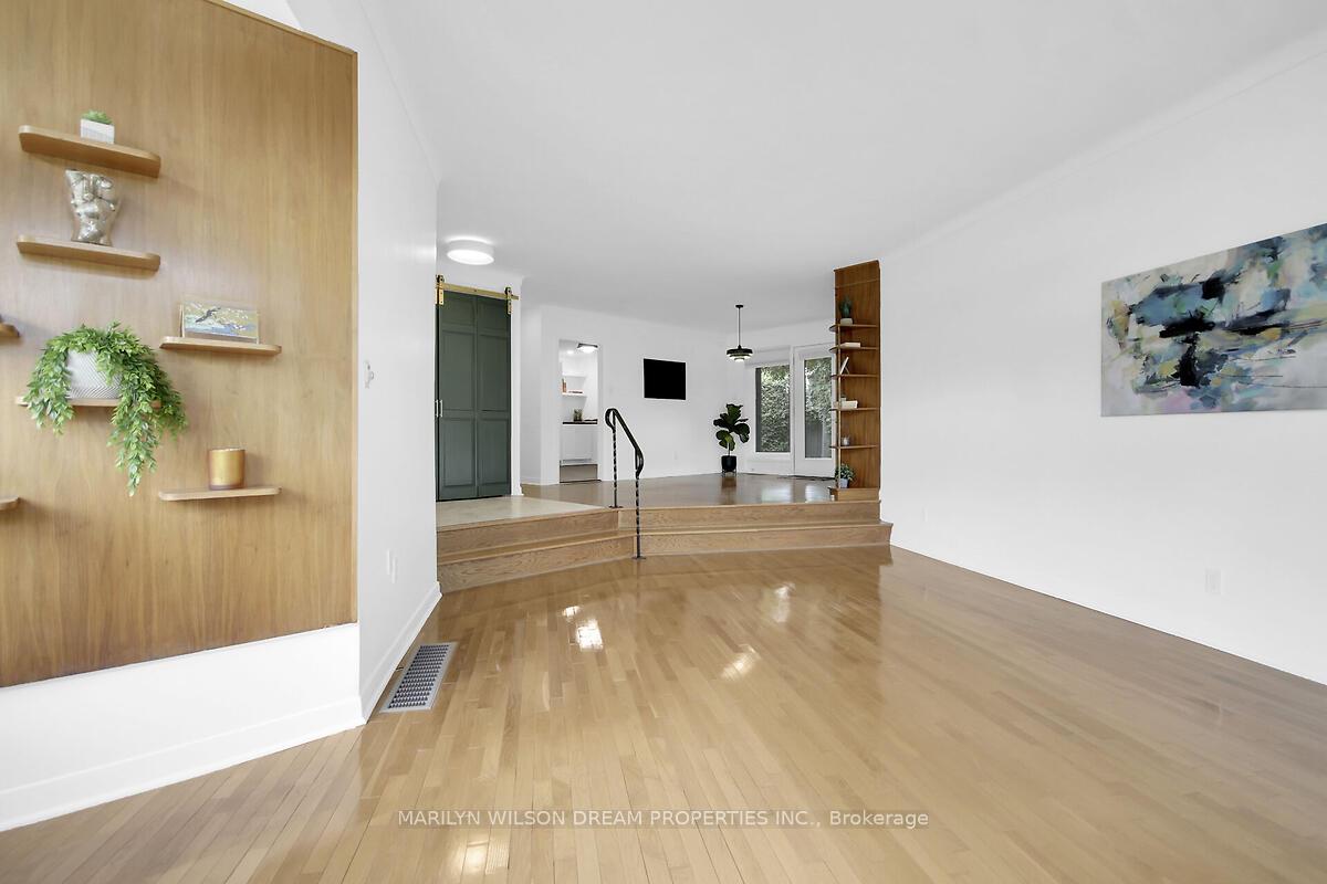 Photo 12 of 712 Golden Avenue, Ottawa, Laurentianview — HOMEH