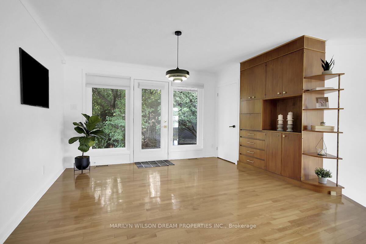 Photo 13 of 712 Golden Avenue, Ottawa, Laurentianview — HOMEH