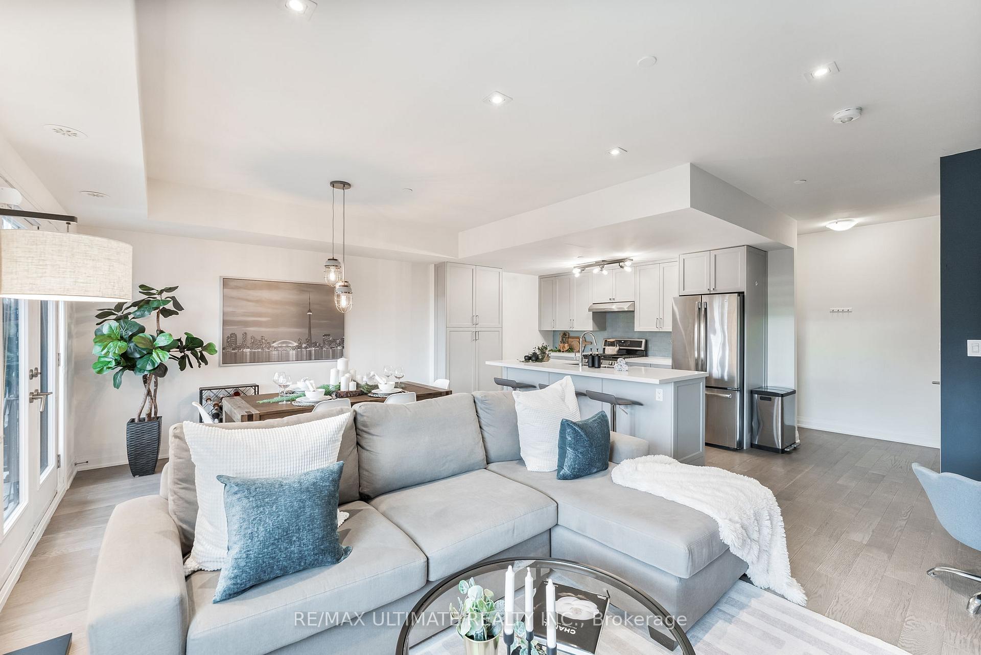 Photo 3 of Unit 11, 100 Coxwell Avenue, Toronto, Greenwood-Coxwell — HOMEH