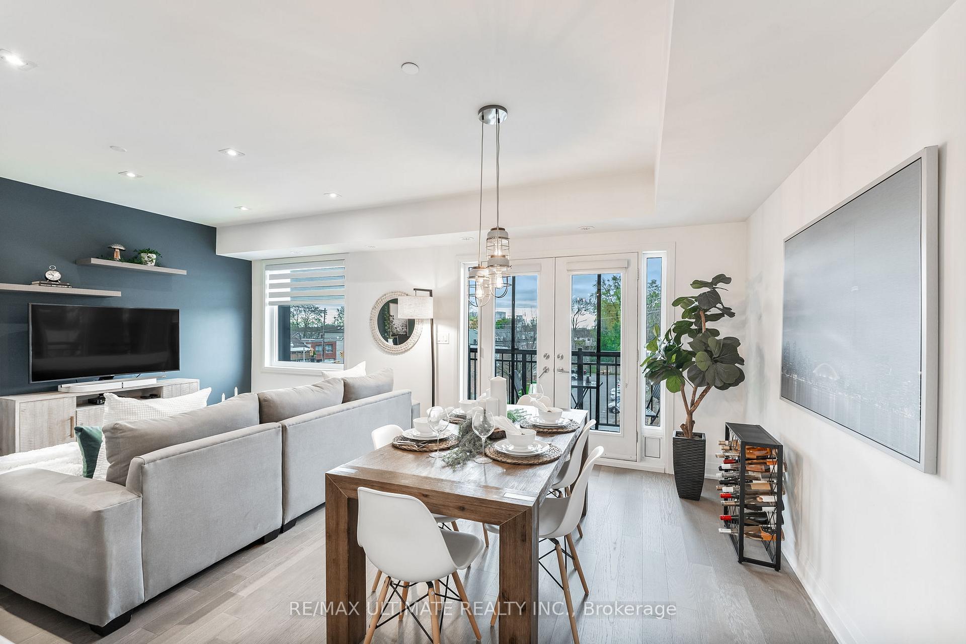 Photo 6 of Unit 11, 100 Coxwell Avenue, Toronto, Greenwood-Coxwell — HOMEH