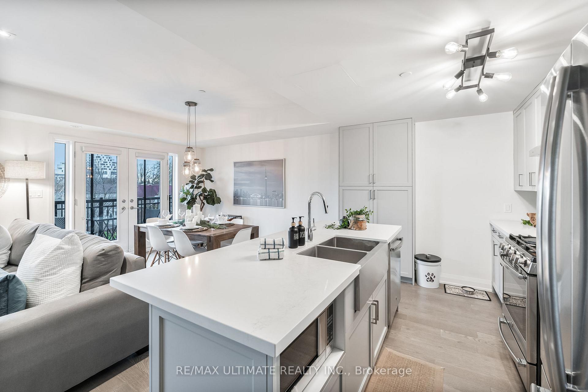 Photo 9 of Unit 11, 100 Coxwell Avenue, Toronto, Greenwood-Coxwell — HOMEH