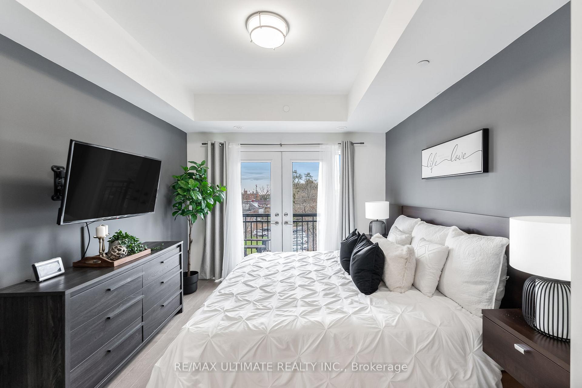 Photo 13 of Unit 11, 100 Coxwell Avenue, Toronto, Greenwood-Coxwell — HOMEH