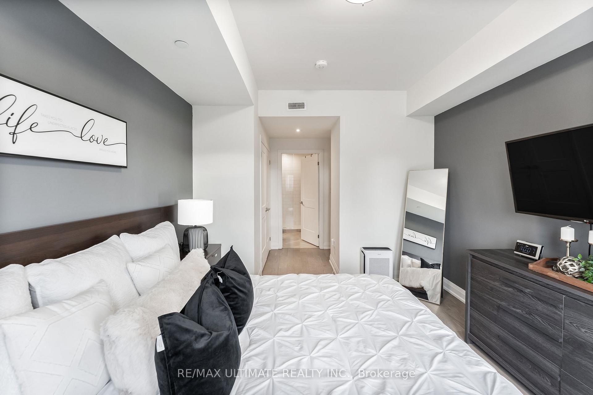 Photo 16 of Unit 11, 100 Coxwell Avenue, Toronto, Greenwood-Coxwell — HOMEH
