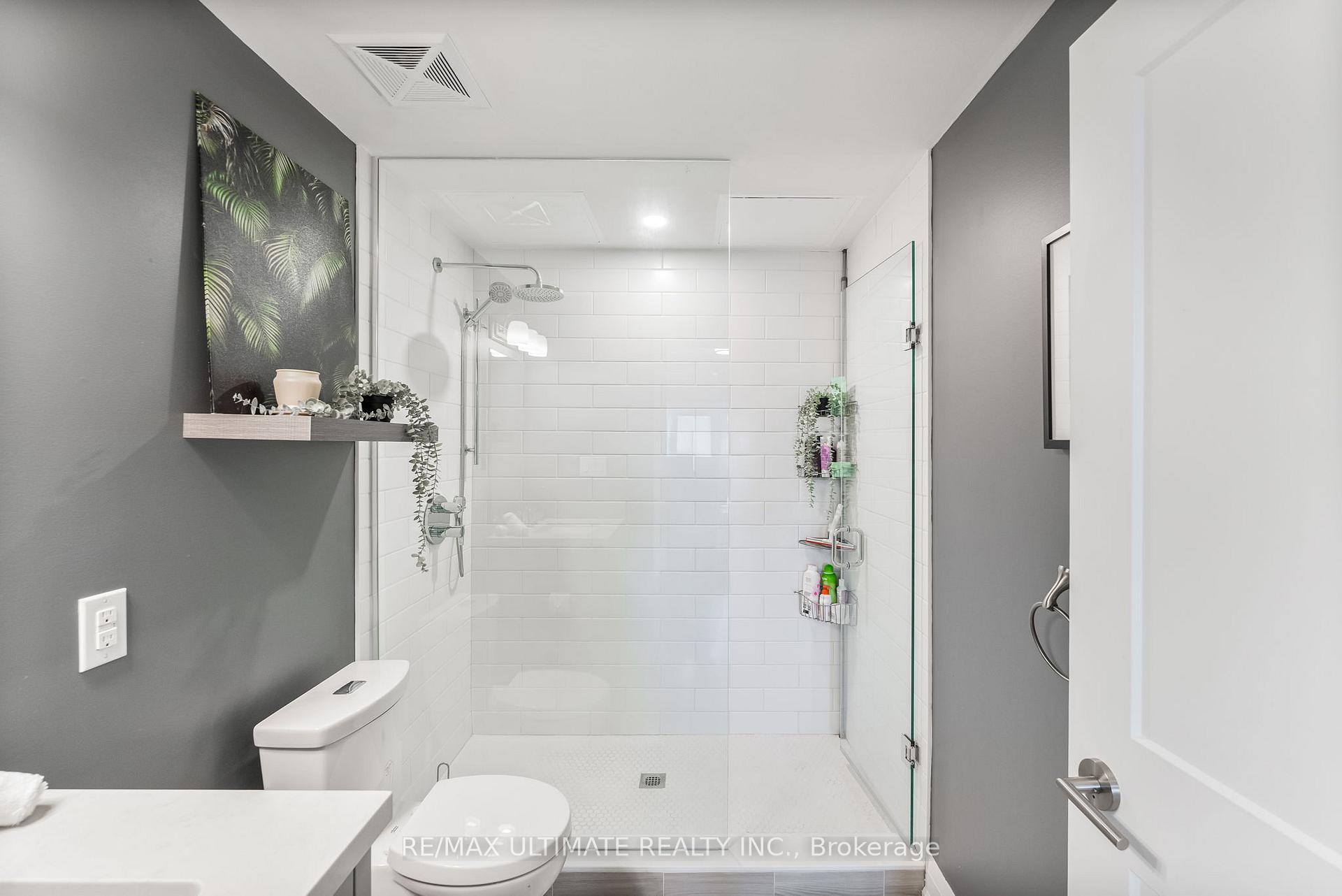 Photo 18 of Unit 11, 100 Coxwell Avenue, Toronto, Greenwood-Coxwell — HOMEH