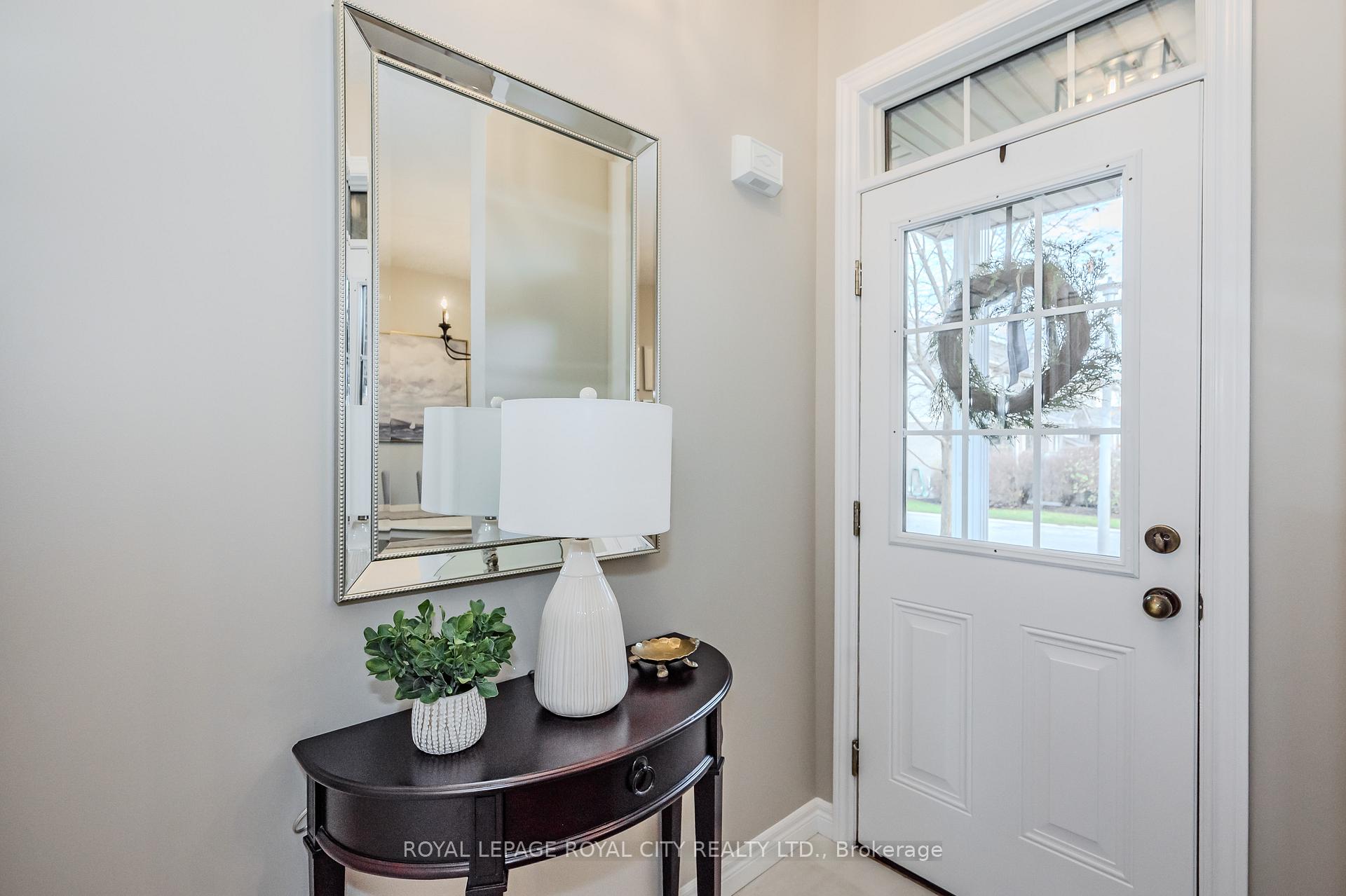 Photo 2 of Unit 21, 254 Summerfield Drive, Guelph, Pineridge/Westminster Woods — HOMEH