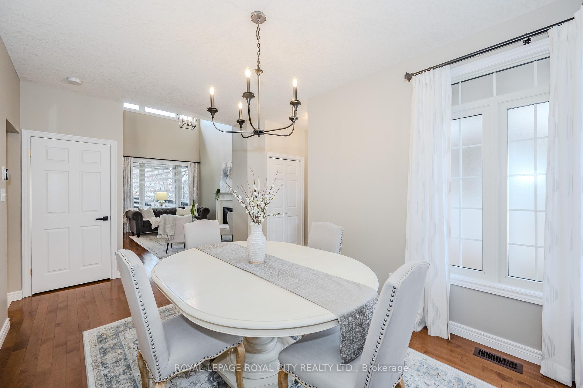 Photo 3 of Unit 21, 254 Summerfield Drive, Guelph, Pineridge/Westminster Woods — HOMEH