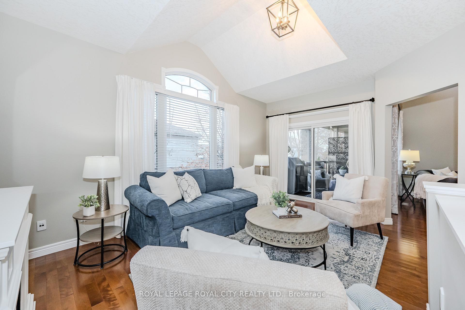 Photo 8 of Unit 21, 254 Summerfield Drive, Guelph, Pineridge/Westminster Woods — HOMEH