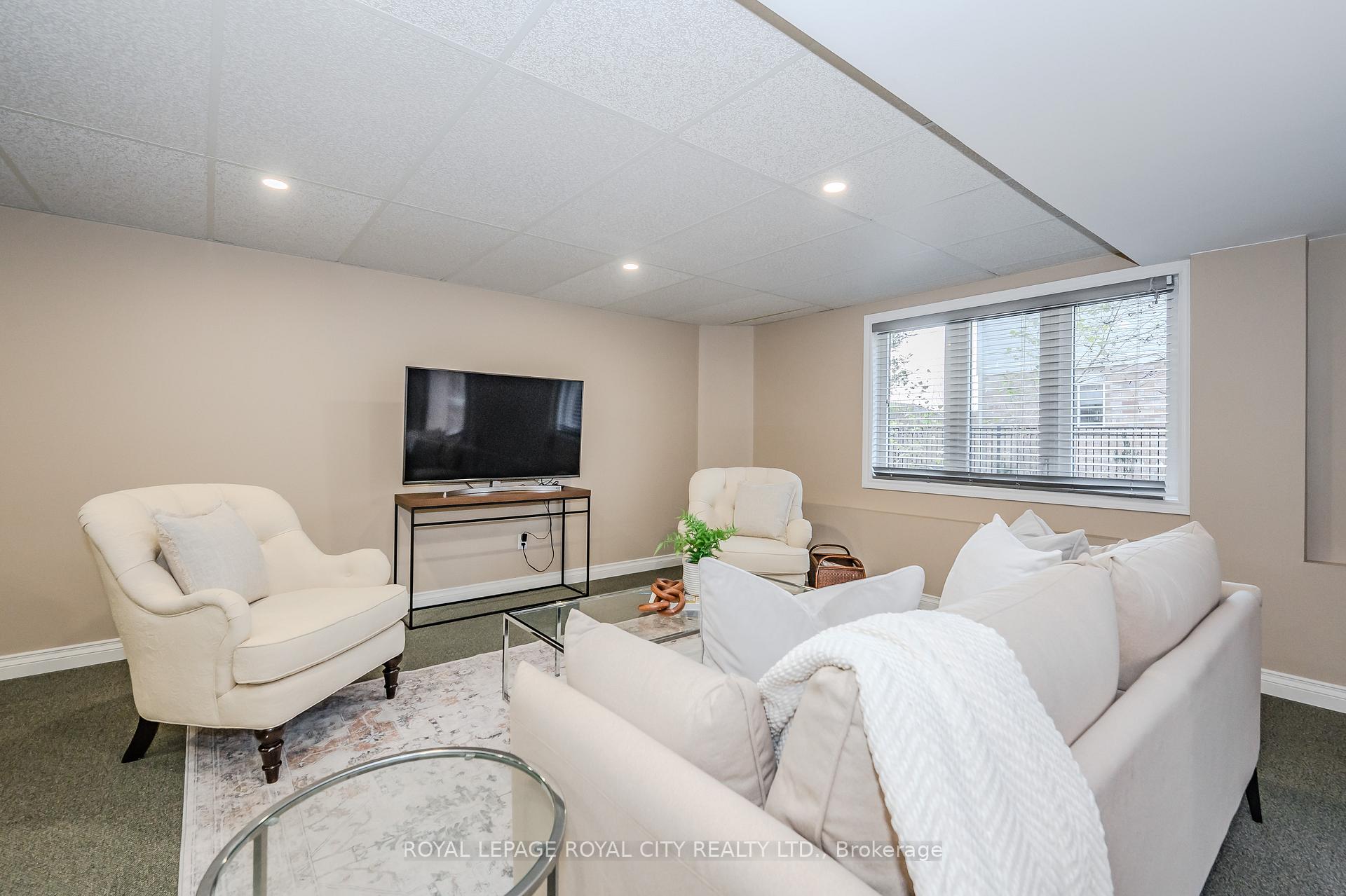 Photo 32 of Unit 21, 254 Summerfield Drive, Guelph, Pineridge/Westminster Woods — HOMEH
