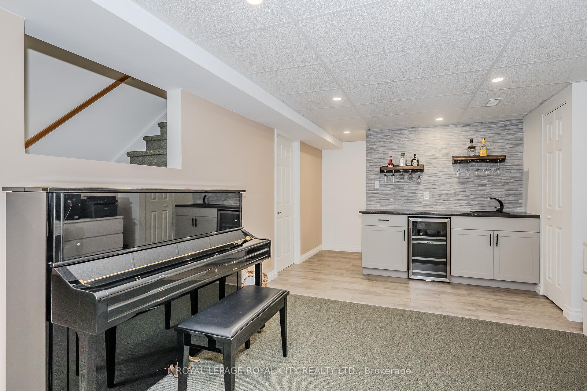 Photo 33 of Unit 21, 254 Summerfield Drive, Guelph, Pineridge/Westminster Woods — HOMEH