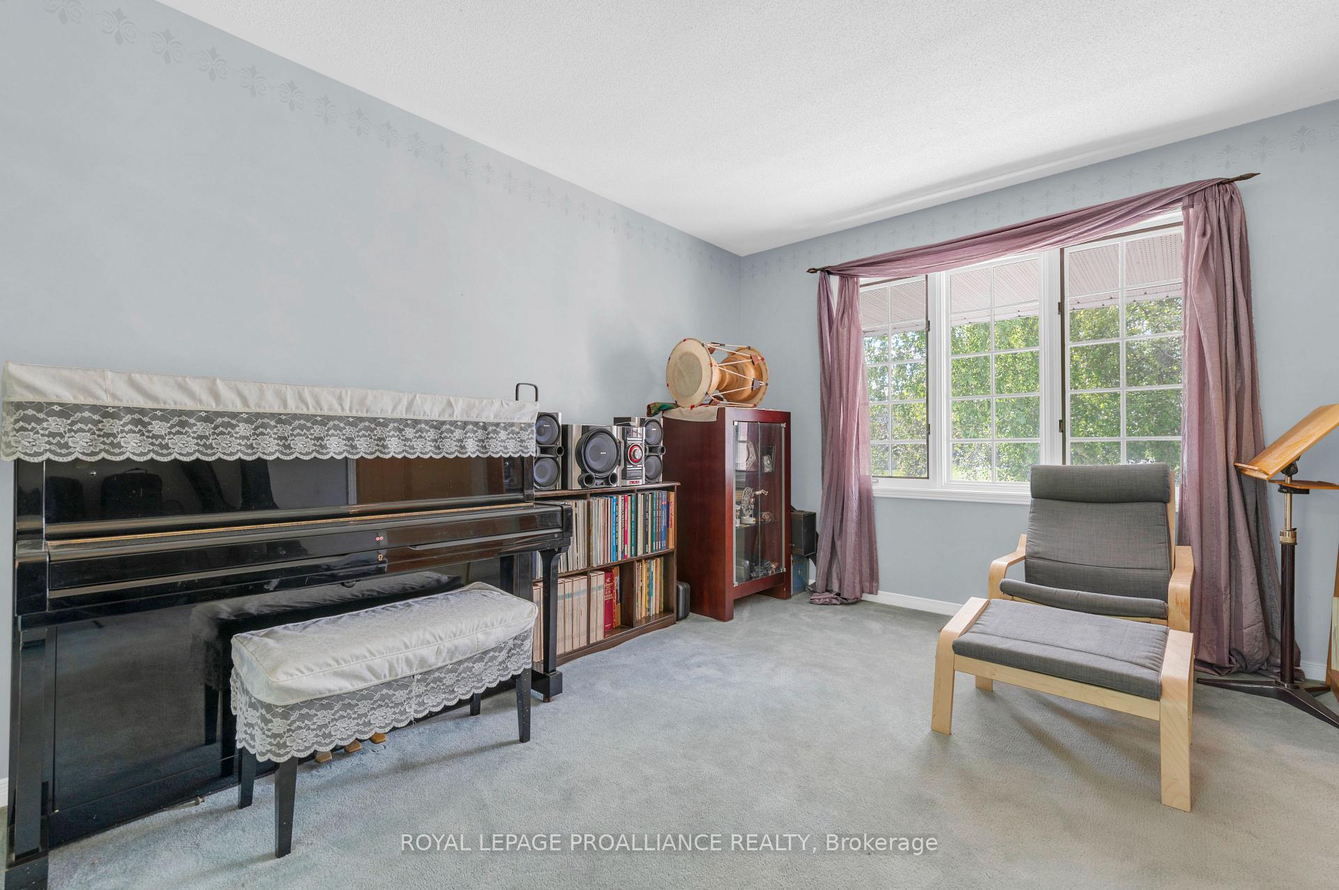 Photo 12 of 71 Avondale Road, Belleville, Belleville Ward — HOMEH
