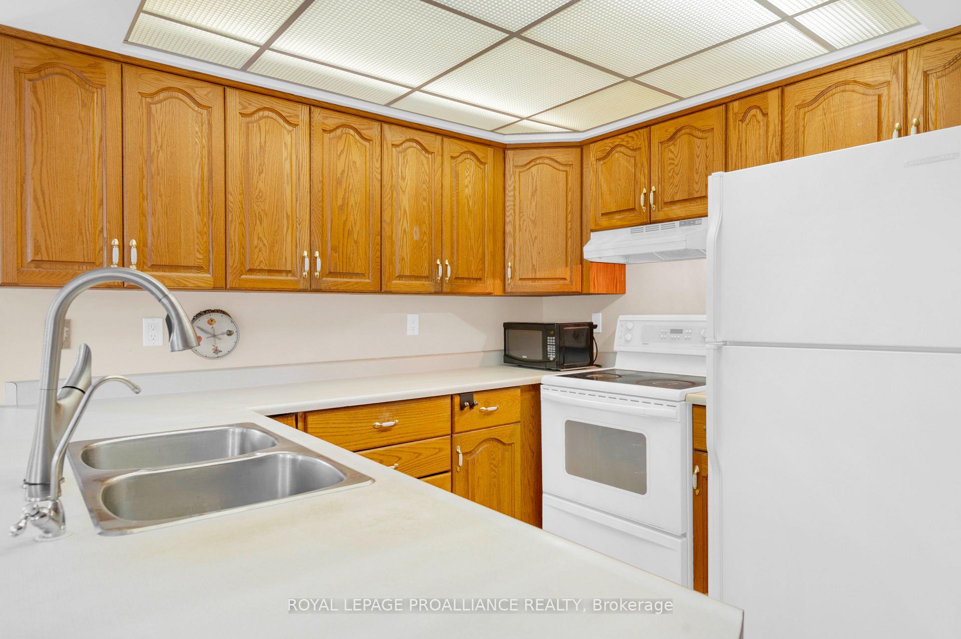 Photo 17 of 71 Avondale Road, Belleville, Belleville Ward — HOMEH