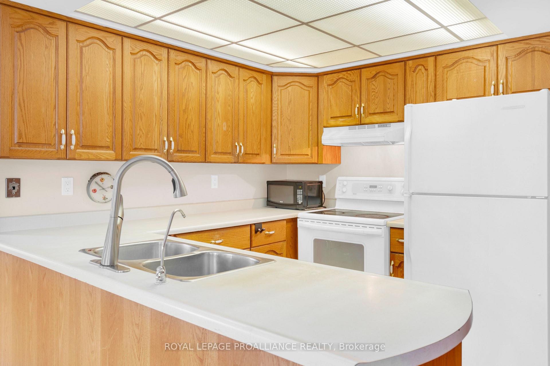 Photo 18 of 71 Avondale Road, Belleville, Belleville Ward — HOMEH