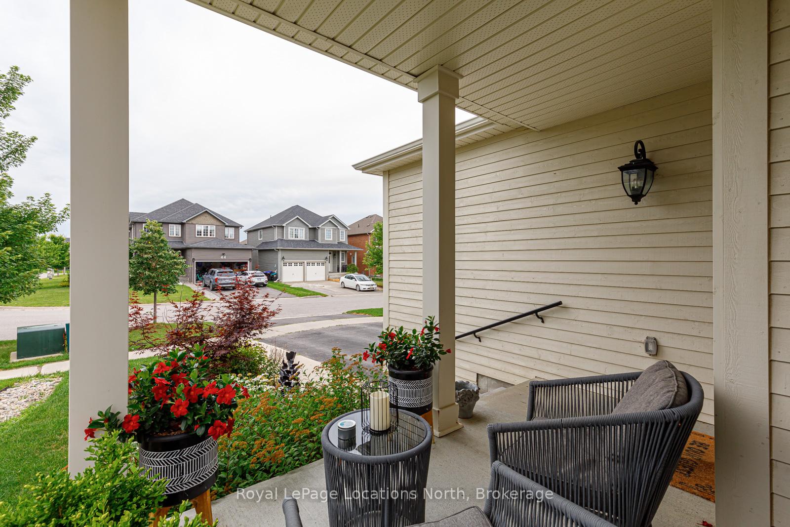 Photo 3 of 43 Garbutt Crescent, Collingwood — HOMEH