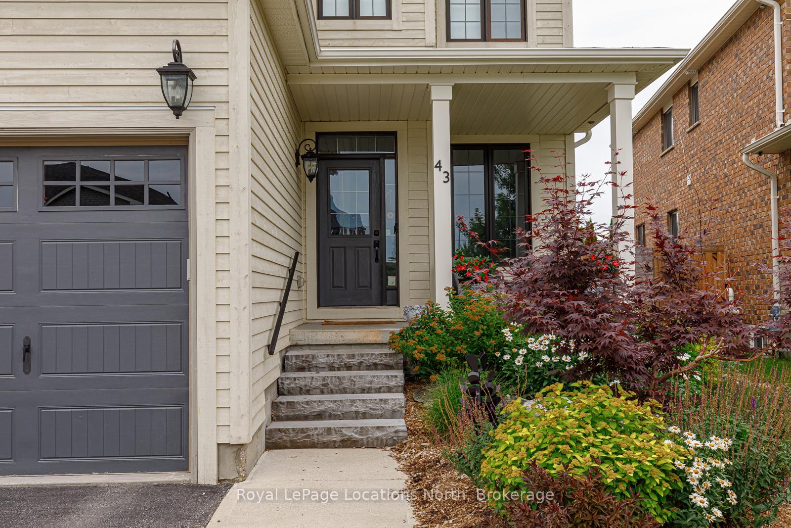 Photo 4 of 43 Garbutt Crescent, Collingwood — HOMEH