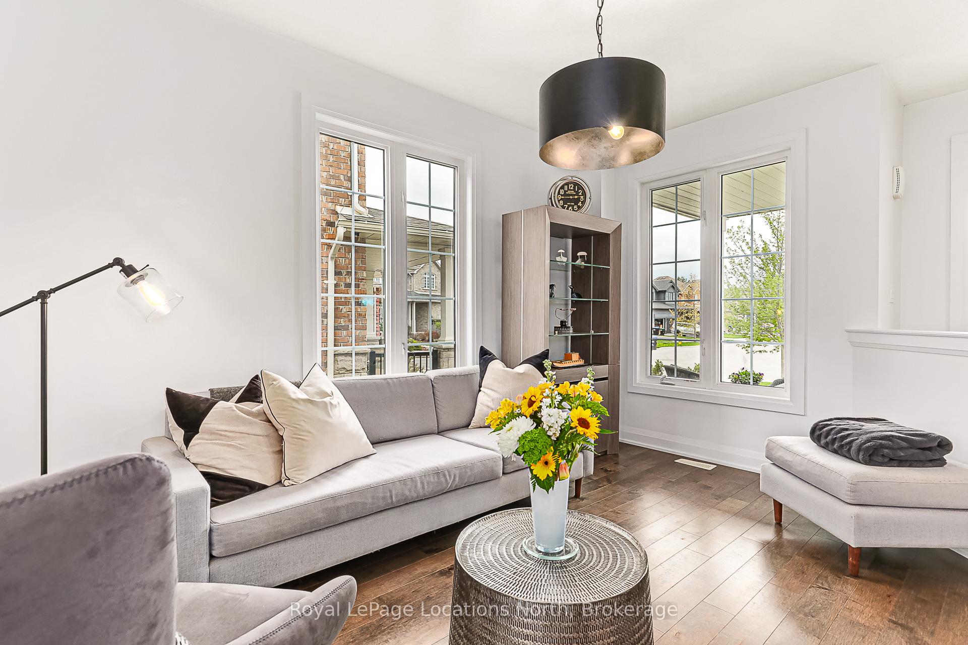 Photo 6 of 43 Garbutt Crescent, Collingwood — HOMEH