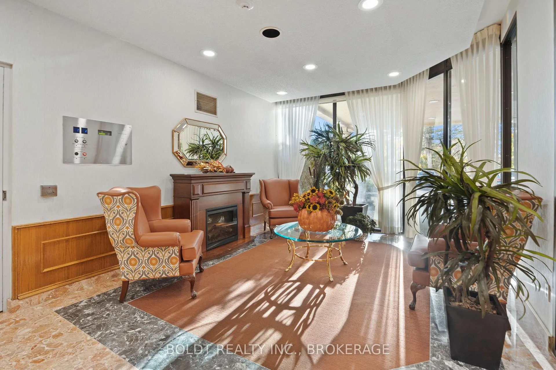 Photo 6 of Unit 705, 3 Towering Heights Boulevard, St. Catharines, Glendale/Glenridge — HOMEH