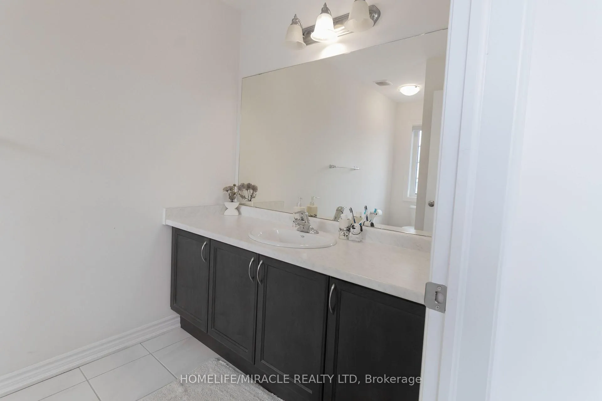 Photo 29 of 75 Hitchman Street, Brant, Paris — HOMEH