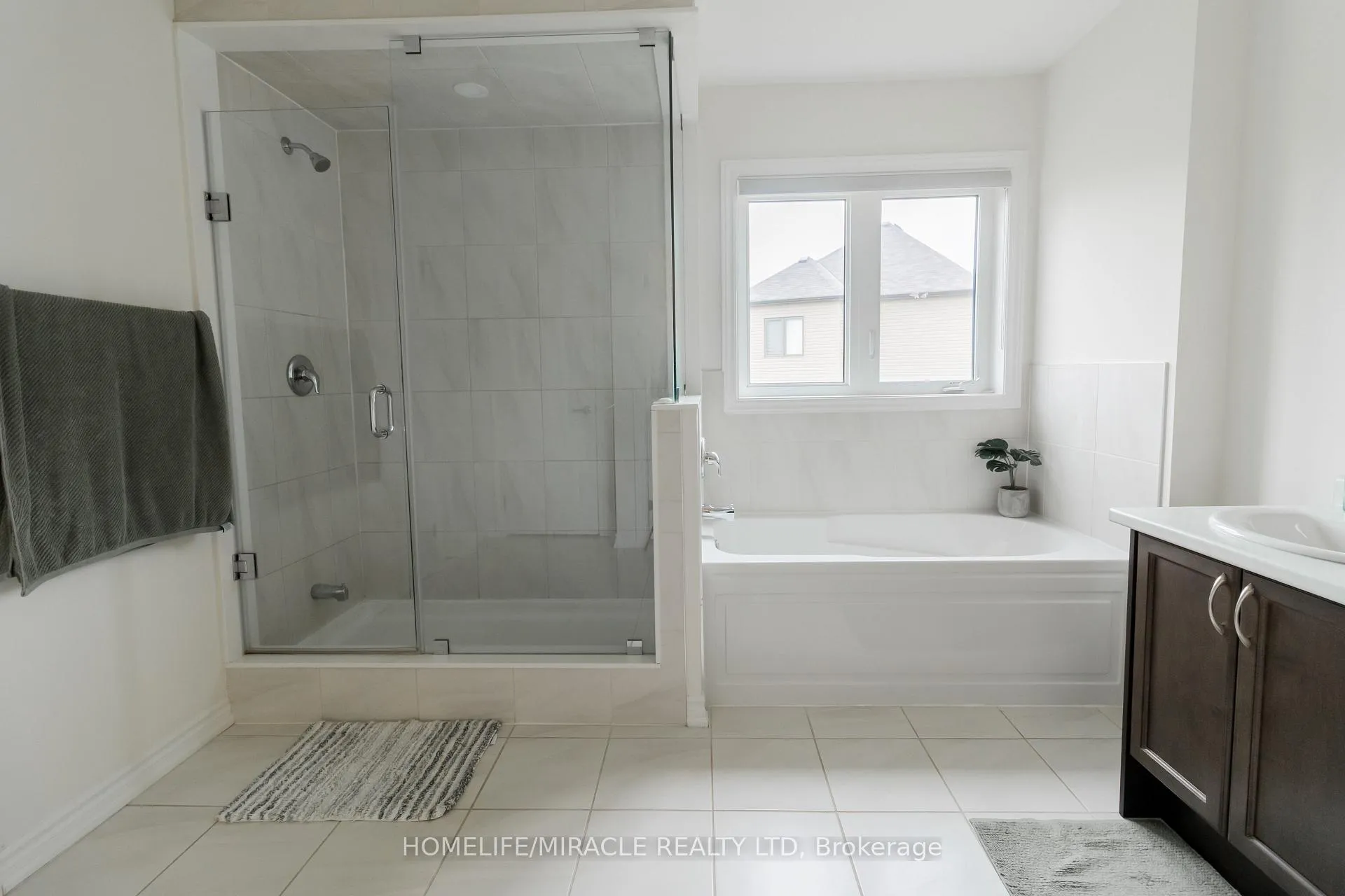 Photo 35 of 75 Hitchman Street, Brant, Paris — HOMEH
