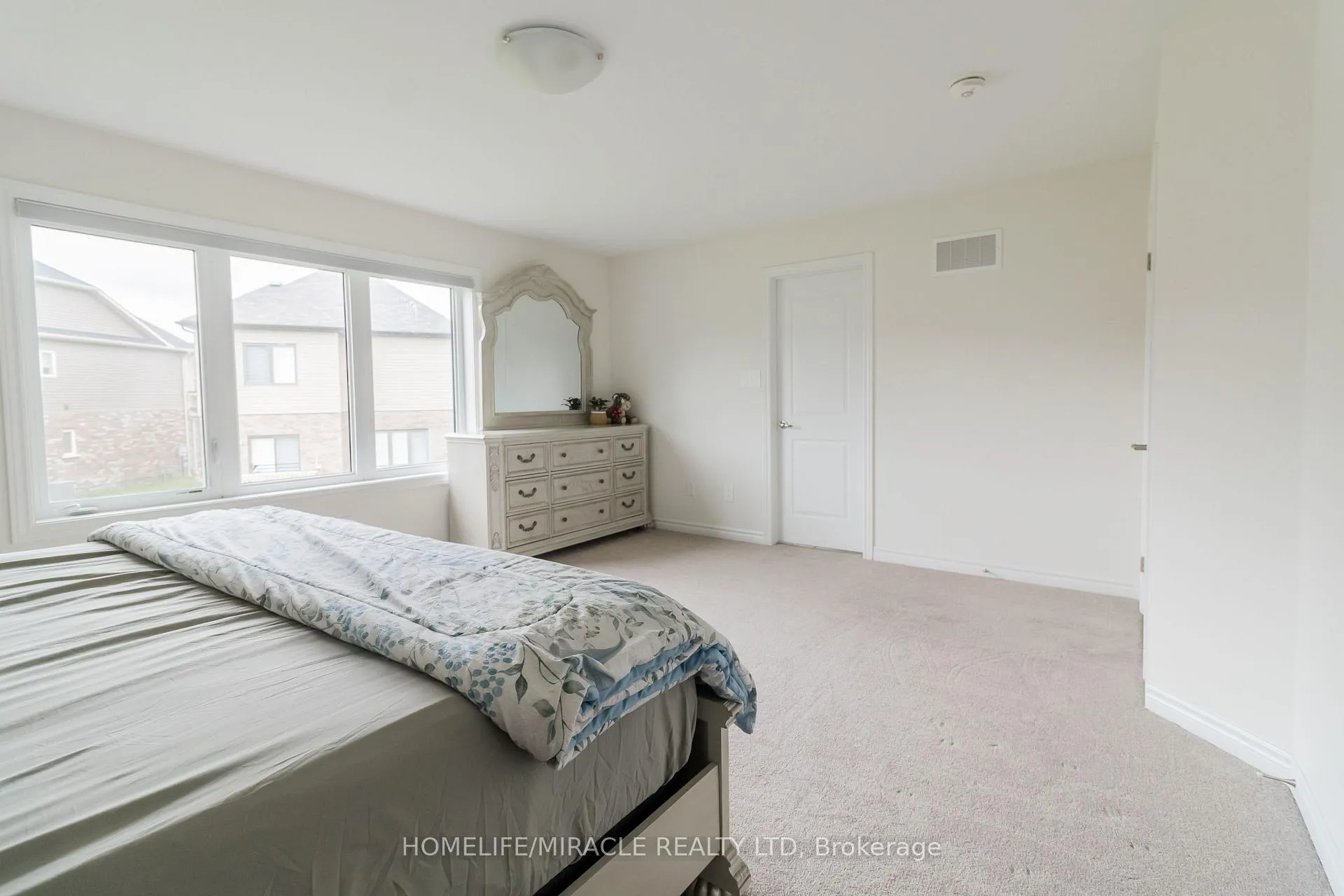 Photo 37 of 75 Hitchman Street, Brant, Paris — HOMEH