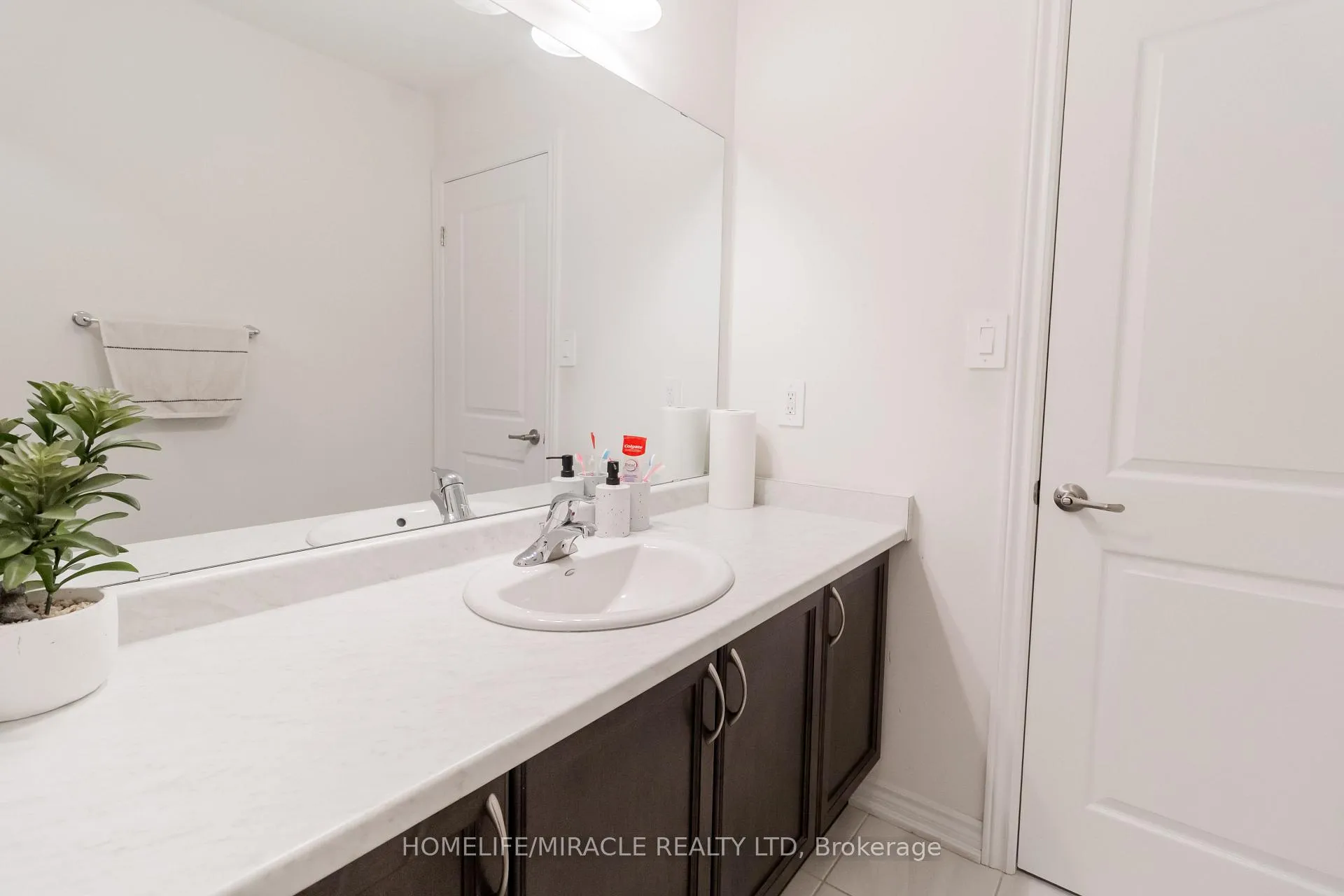 Photo 41 of 75 Hitchman Street, Brant, Paris — HOMEH