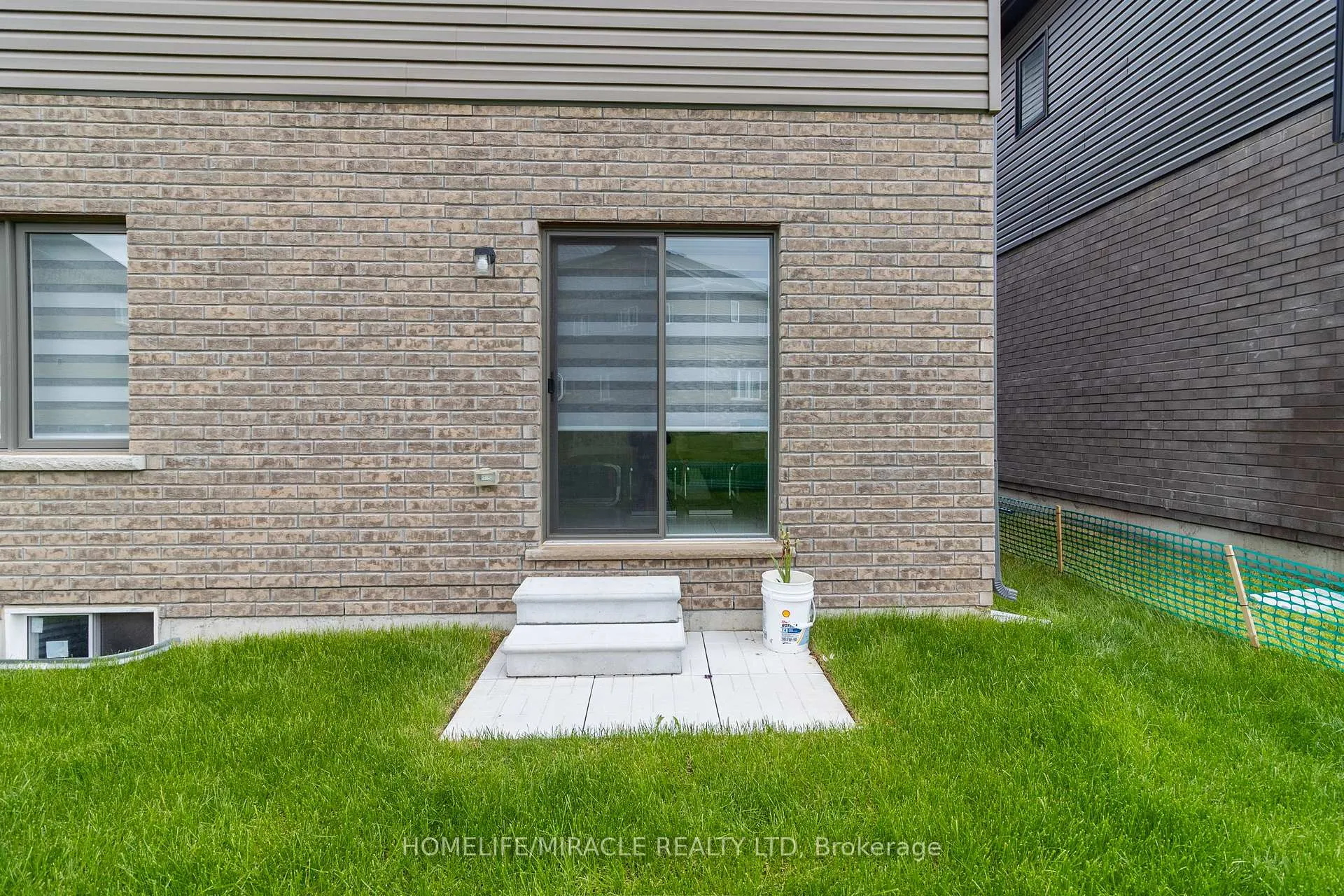 Photo 48 of 75 Hitchman Street, Brant, Paris — HOMEH