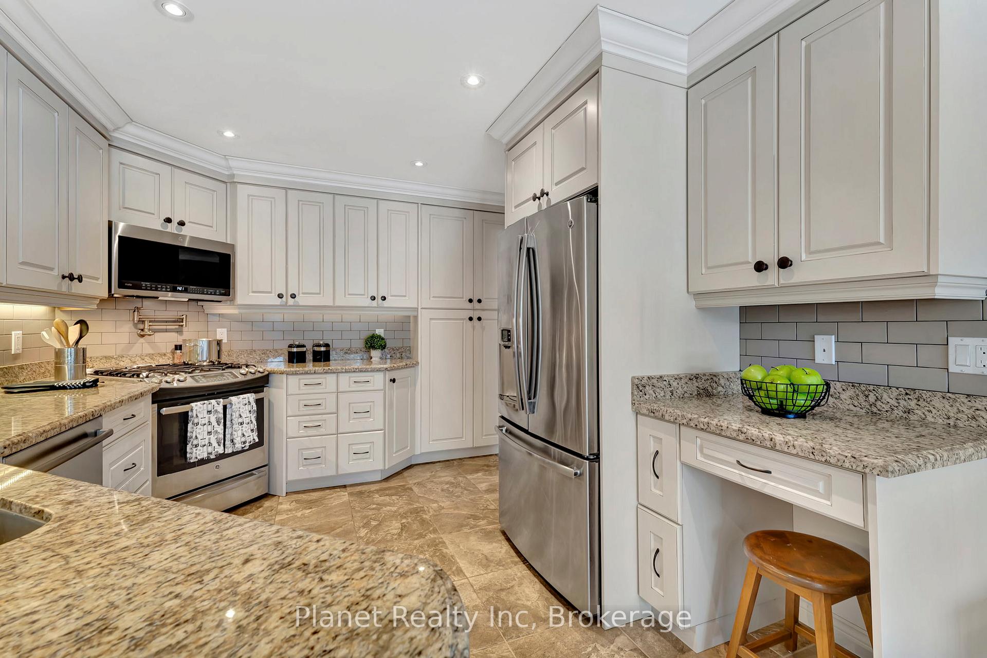 Photo 10 of 19 Arbordale Walk, Guelph, Village By The Arboretum — HOMEH