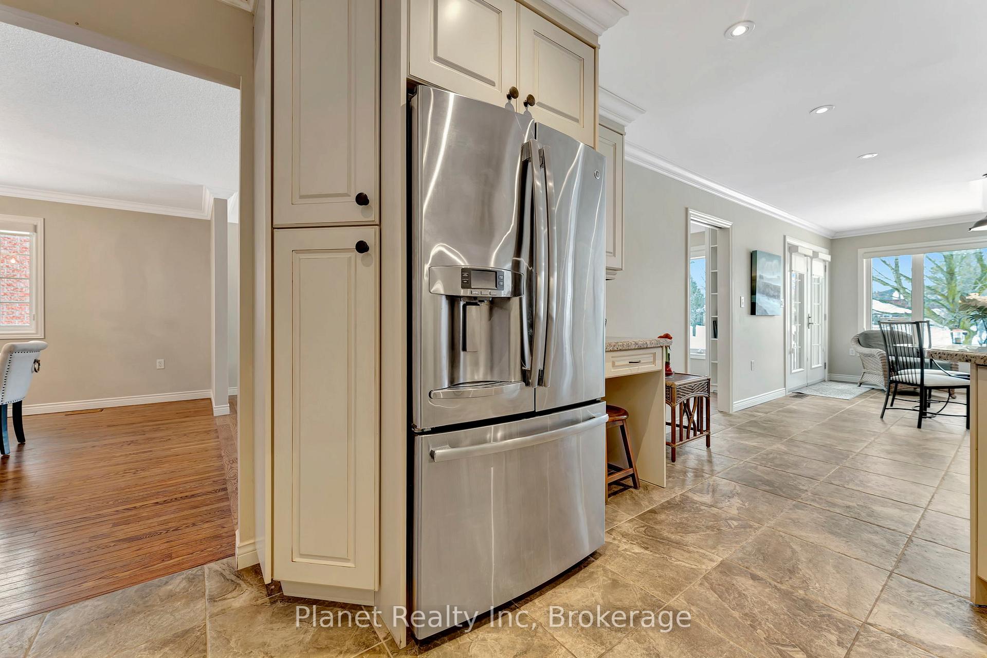 Photo 11 of 19 Arbordale Walk, Guelph, Village By The Arboretum — HOMEH