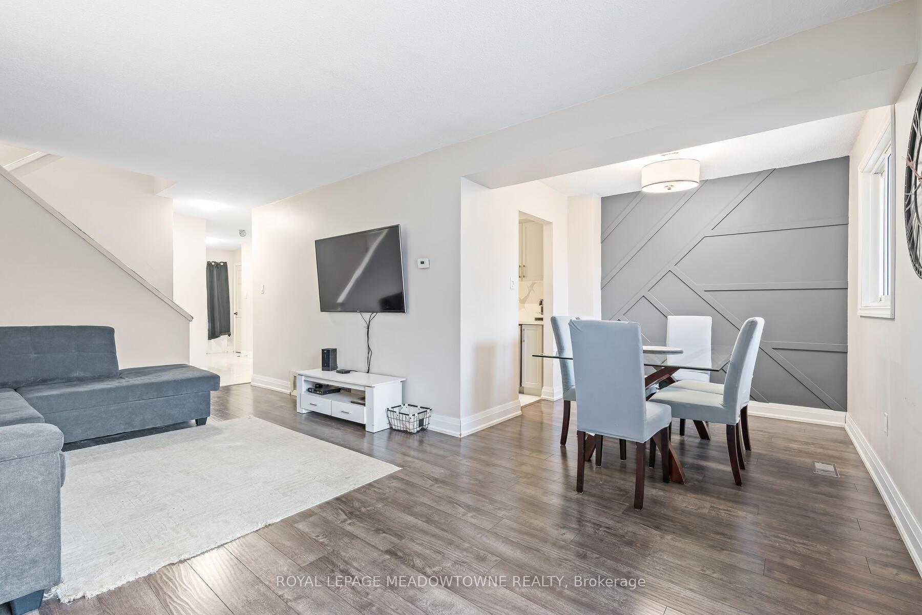 Photo 14 of 128 Lynden Circle, Halton Hills, Georgetown — HOMEH