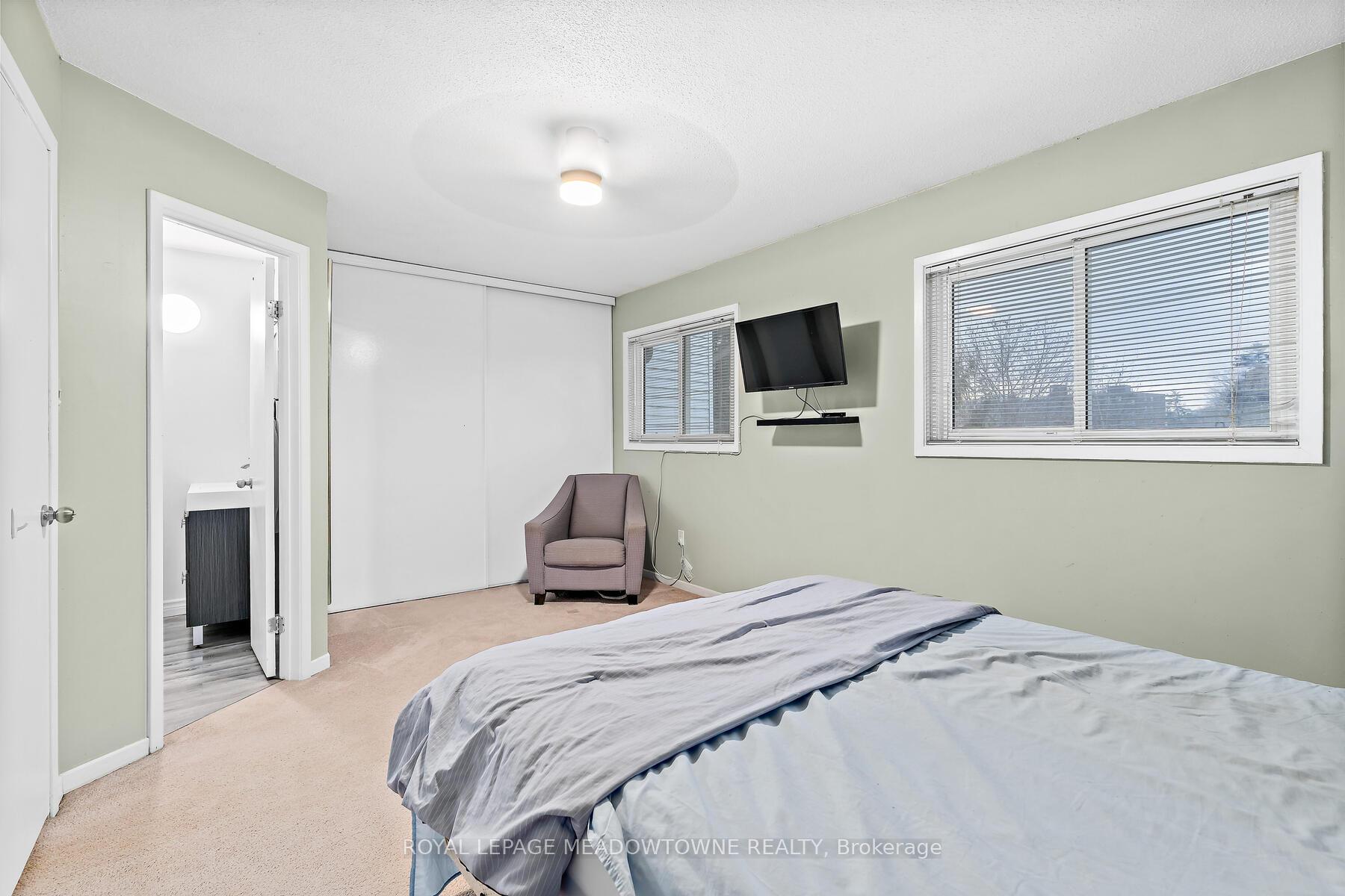Photo 20 of 128 Lynden Circle, Halton Hills, Georgetown — HOMEH