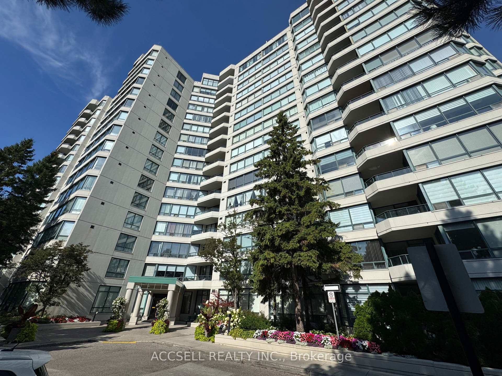 Front of Unit 1206, 120 Promenade Circle