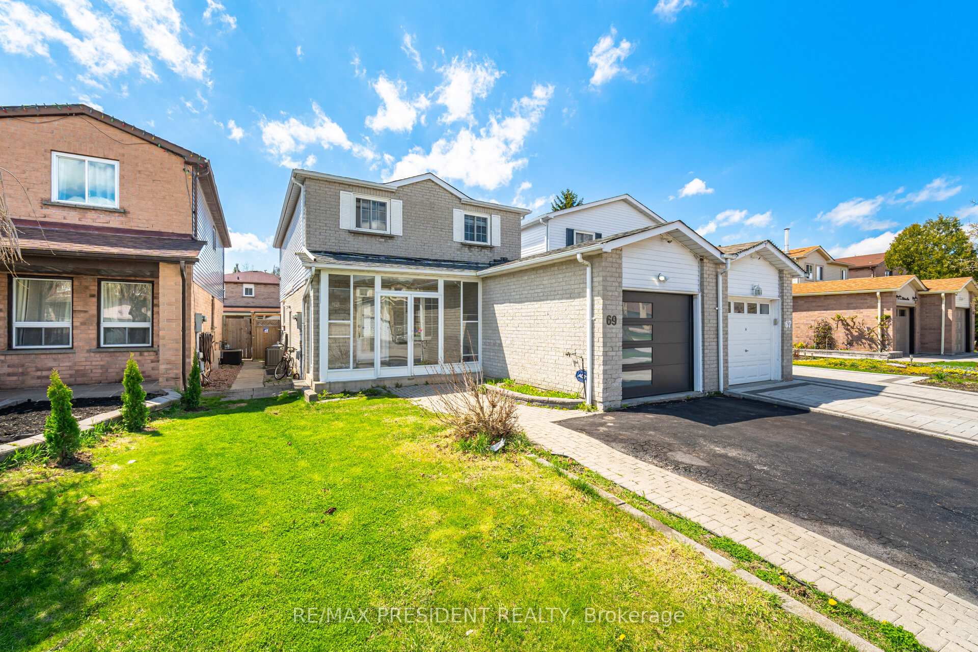 Photo 2 of 69 Chalmers Crescent, Ajax, Central — HOMEH