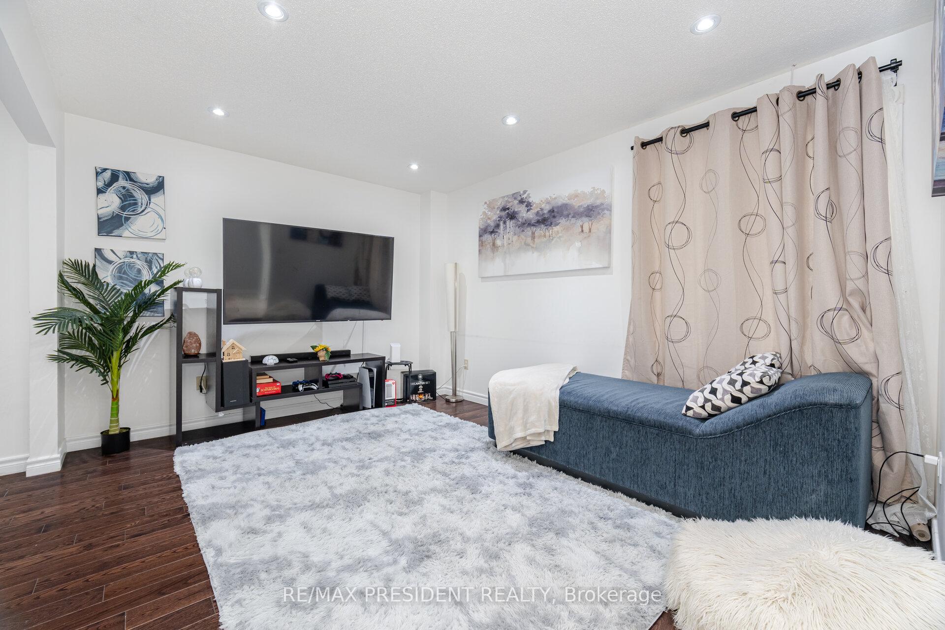 Photo 5 of 69 Chalmers Crescent, Ajax, Central — HOMEH