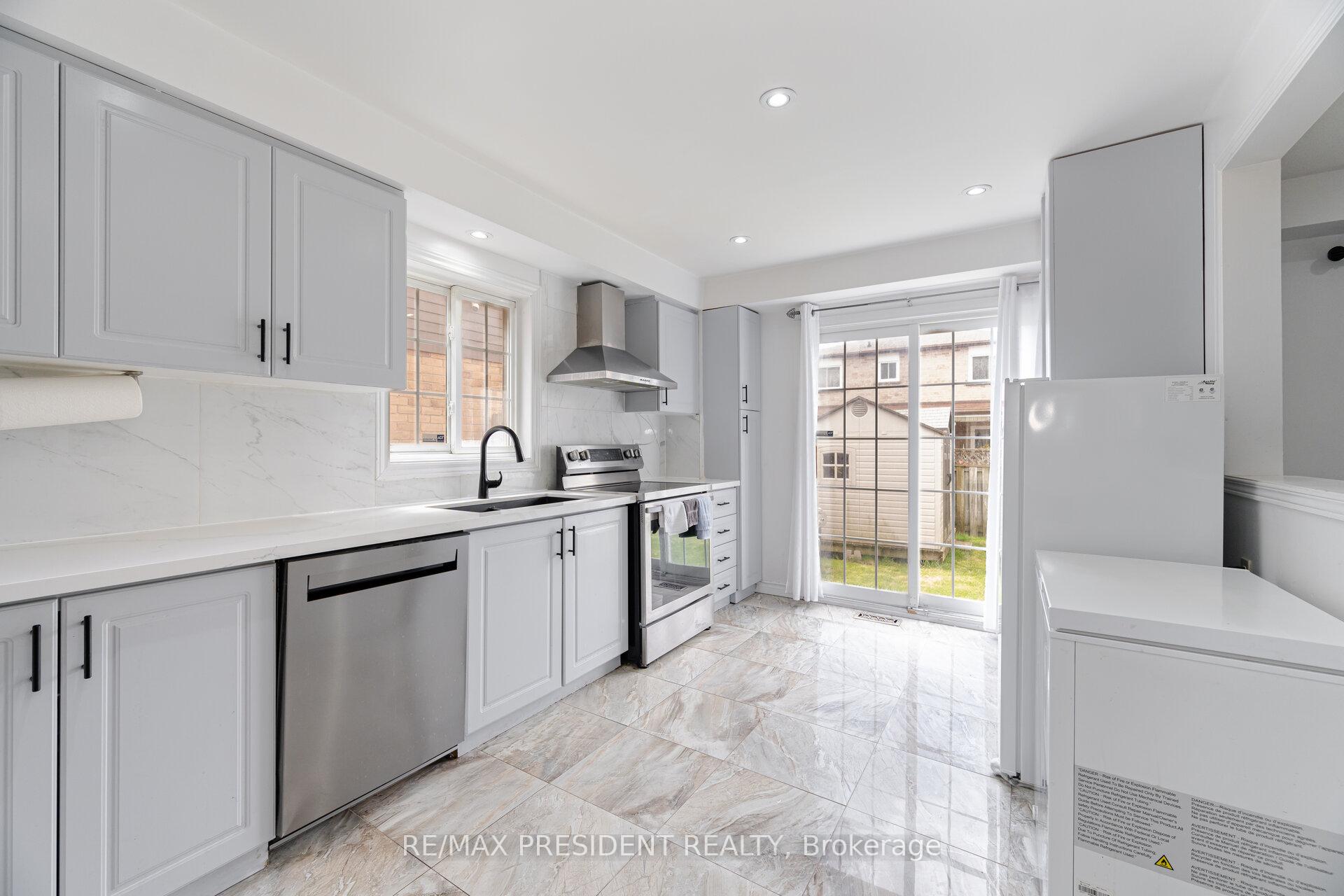 Photo 11 of 69 Chalmers Crescent, Ajax, Central — HOMEH