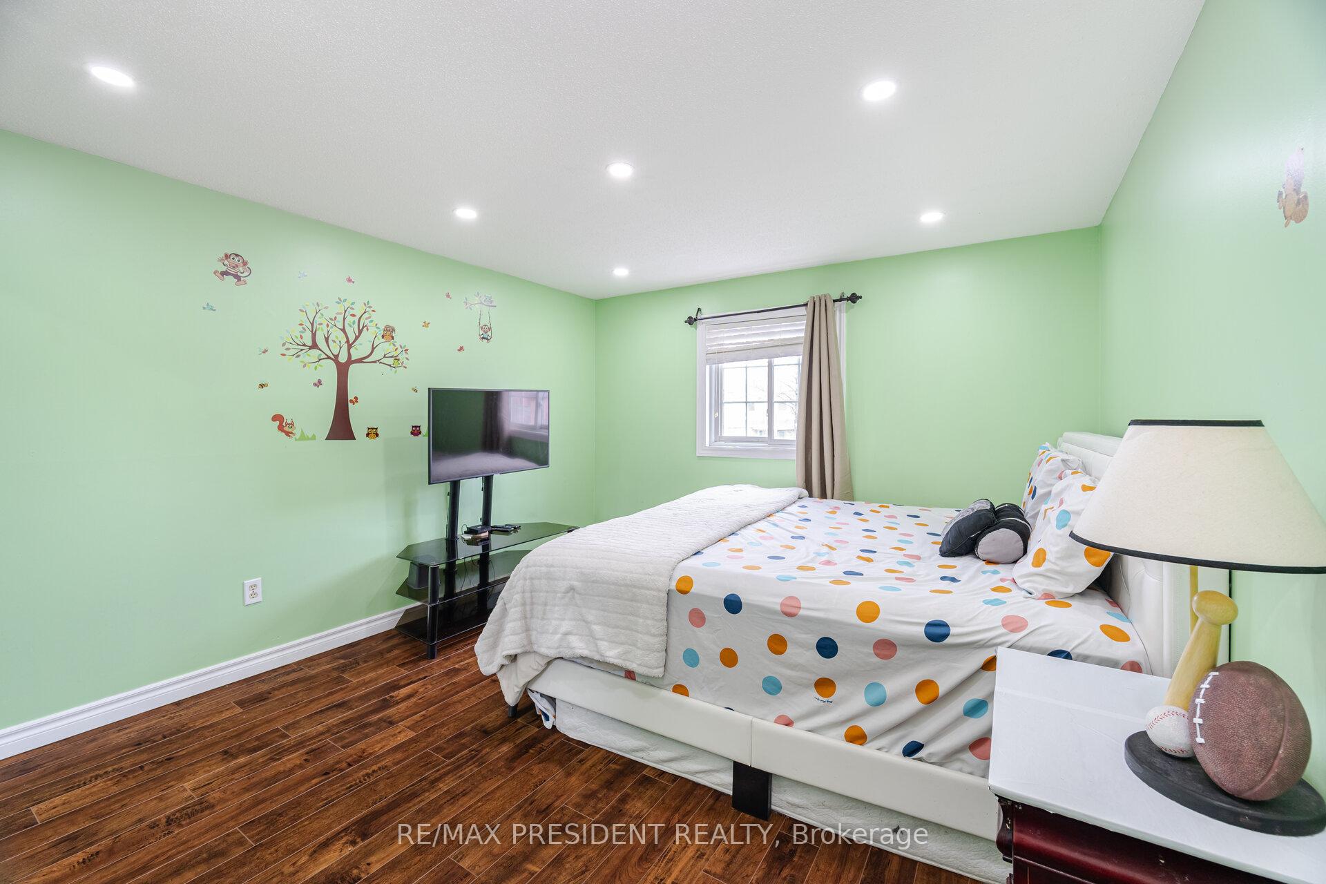 Photo 20 of 69 Chalmers Crescent, Ajax, Central — HOMEH