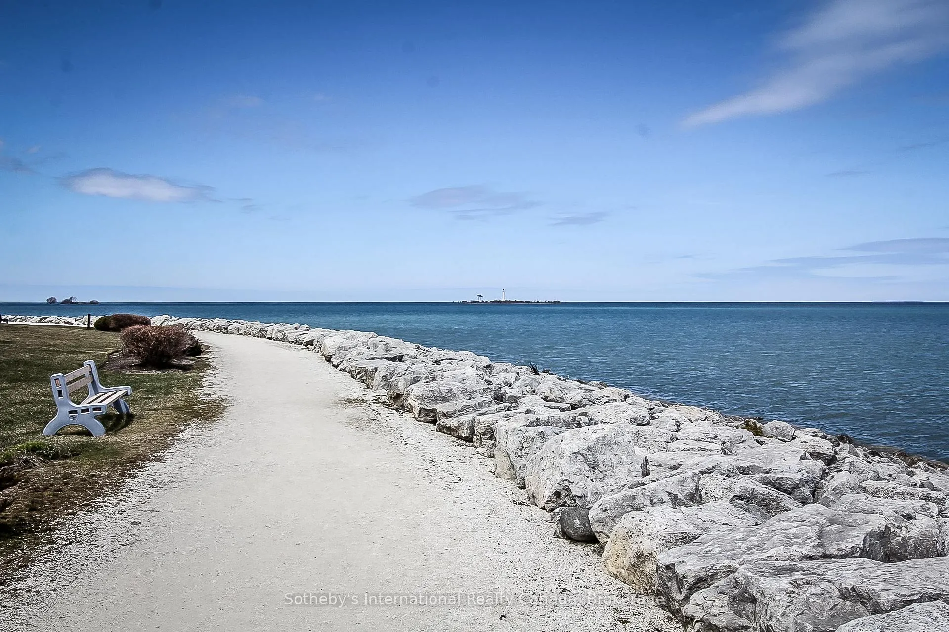 Photo 3 of 550 Mariners Way, Collingwood — HOMEH