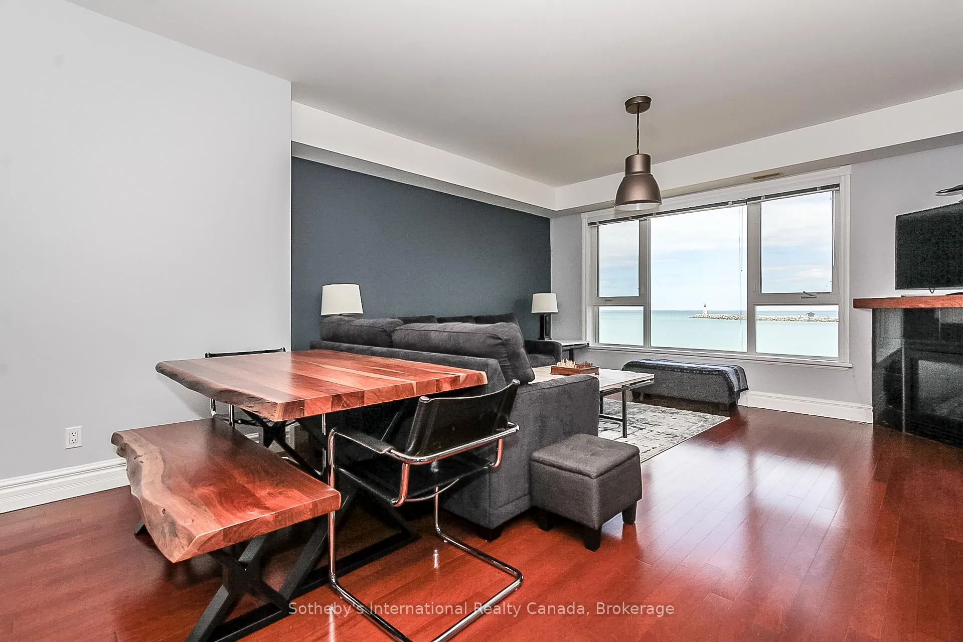 Photo 12 of 550 Mariners Way, Collingwood — HOMEH