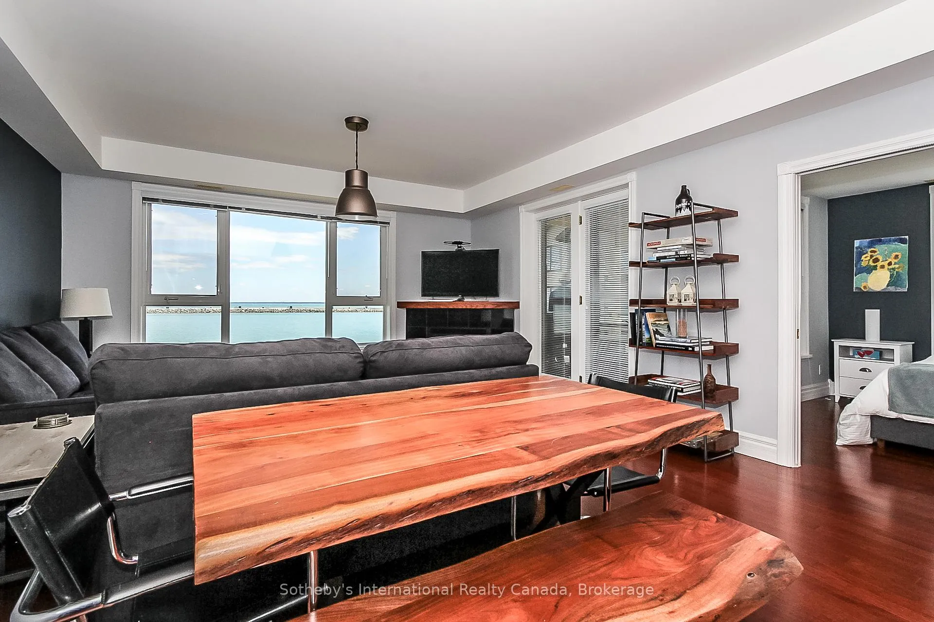Photo 13 of 550 Mariners Way, Collingwood — HOMEH