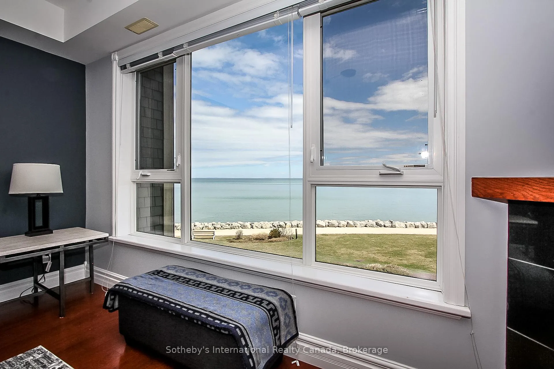 Photo 15 of 550 Mariners Way, Collingwood — HOMEH