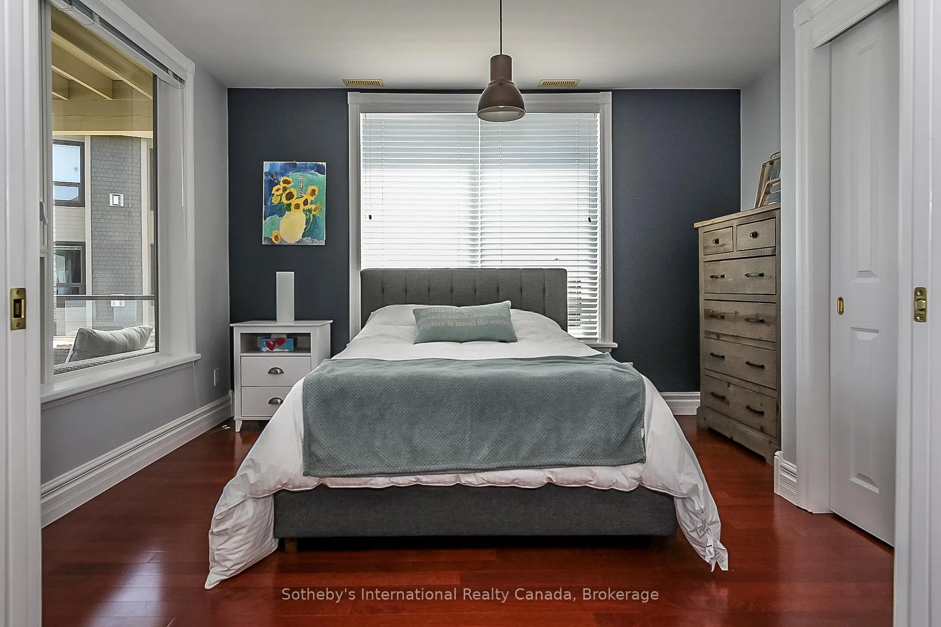 Photo 21 of 550 Mariners Way, Collingwood — HOMEH