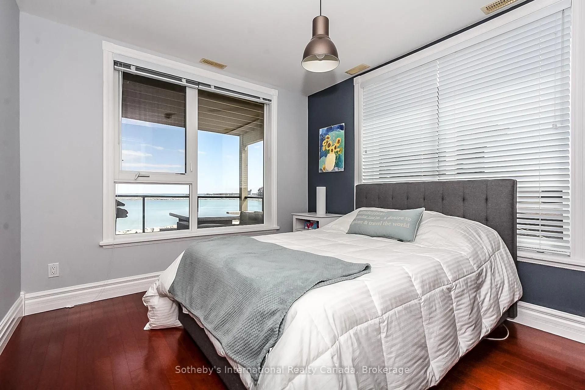 Photo 23 of 550 Mariners Way, Collingwood — HOMEH