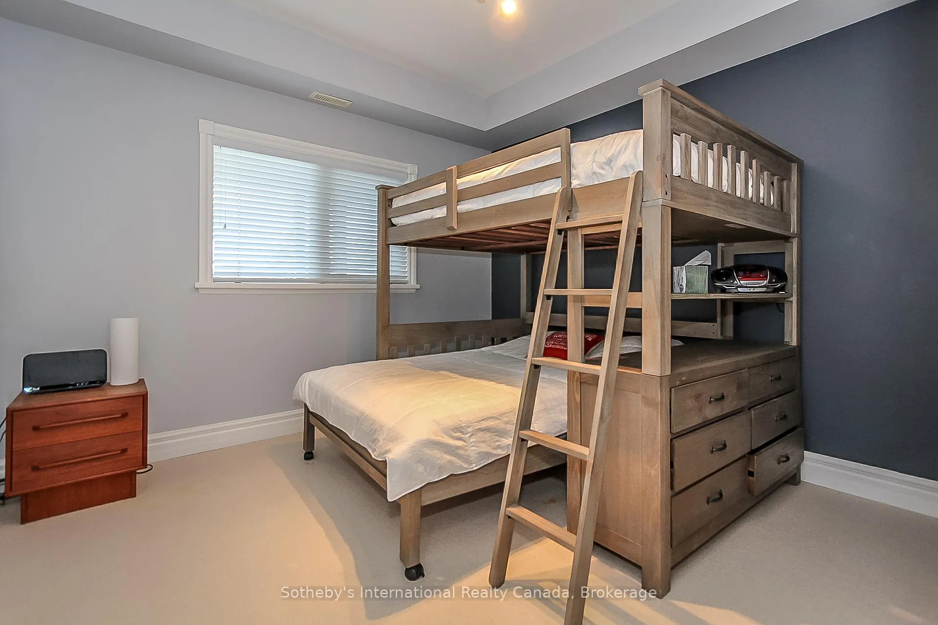 Photo 24 of 550 Mariners Way, Collingwood — HOMEH
