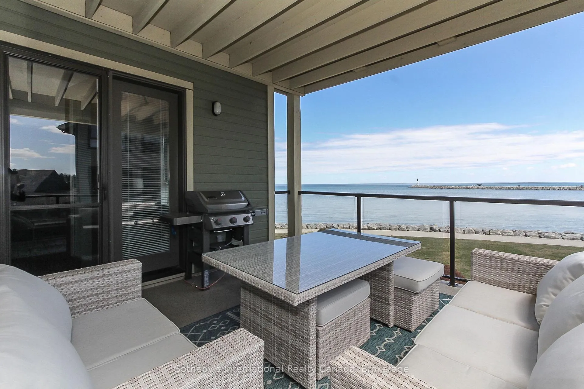 Photo 32 of 550 Mariners Way, Collingwood — HOMEH